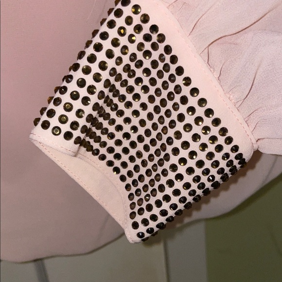 By&by Blush Sheer Blouse with Cuffed Sleeves and Attached Cami Size Small NWT - Picture 4 of 9